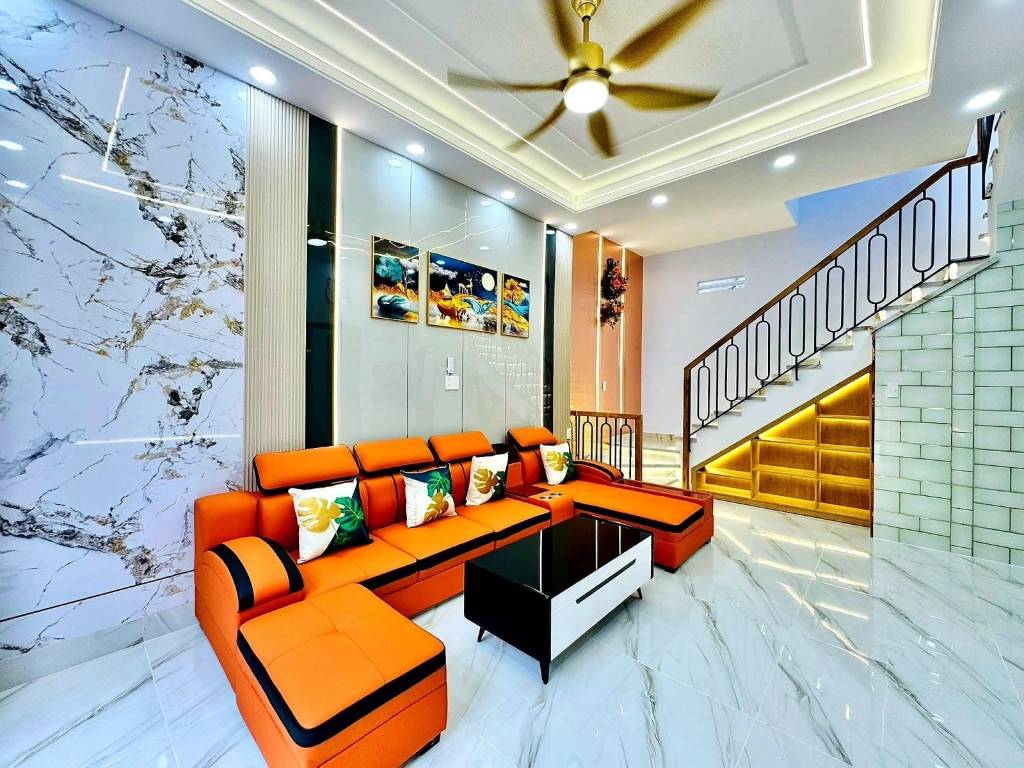 Nhà đẹp ngay Lê Đức Thọ, ngang gần 7m , có phòng ngủ trệt, 57m2 -  Giá 5.8 tỷ