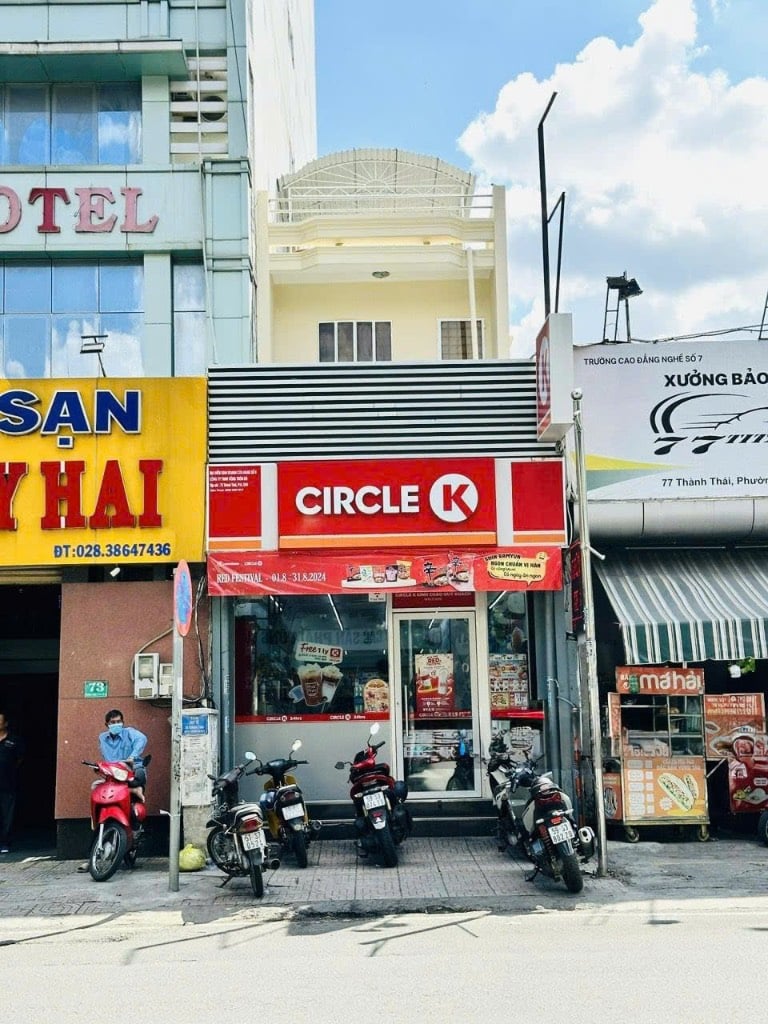 Cho thuê nhà mặt tiền 75 Thành Thái - Quận 10
