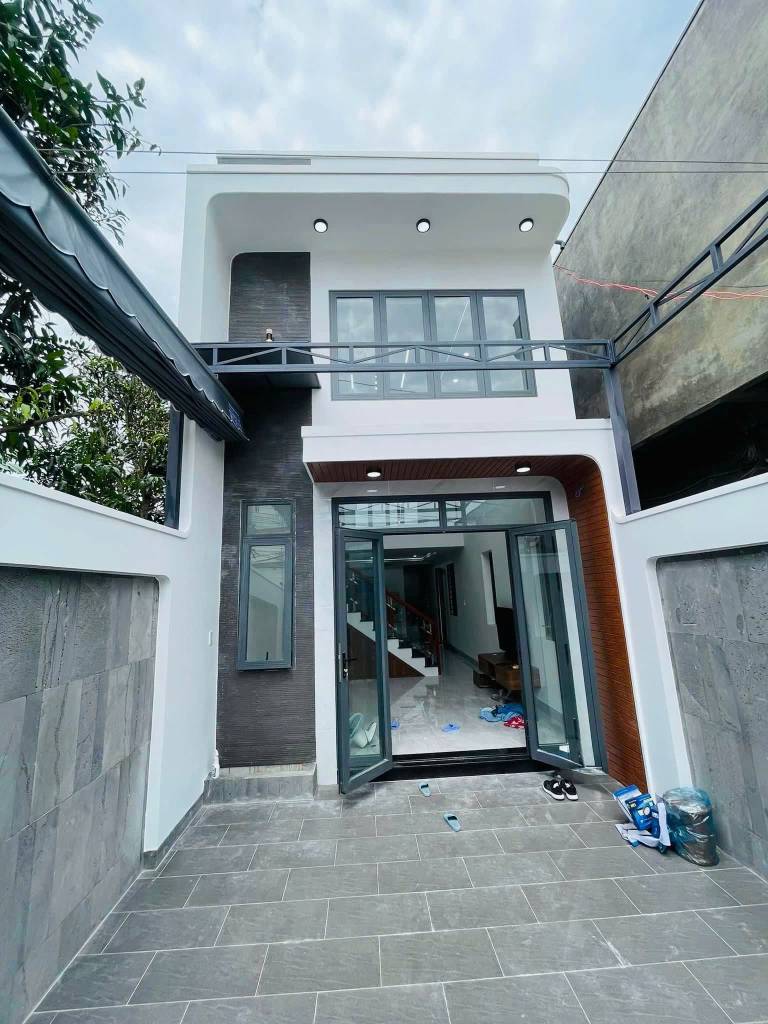 Bán gấp nhà ngay chợ Tân Hiệp, Tân Uyên, Bình Dương