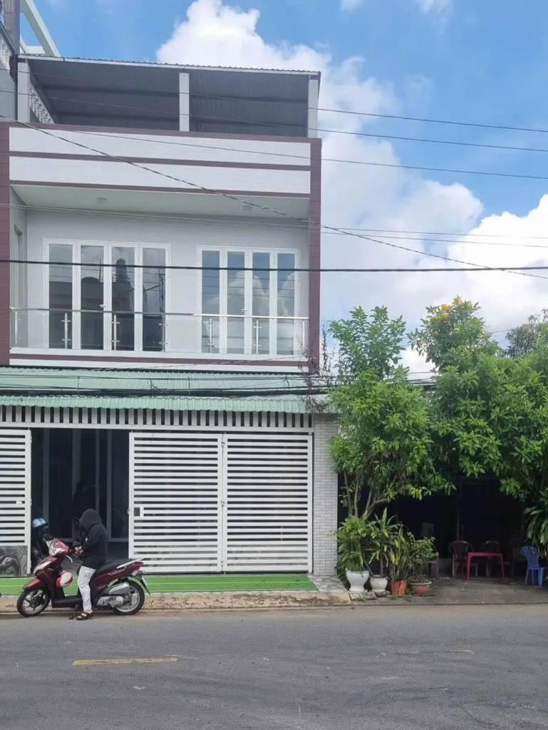 Bán nhà ngay Cầu Tỉnh lộ 10, Bình Tân giá 1,72 tỷ Sổ hồng riêng cho vay 70%
