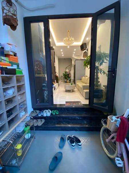 NHÀ HAI BÀ TRƯNG 5Tx35M - FULL NỘI THẤT - NGÕ THÔNG - KINH DOANH NHỎ - 50M TỚI PHỐ - ĐẸP Ở LUÔN