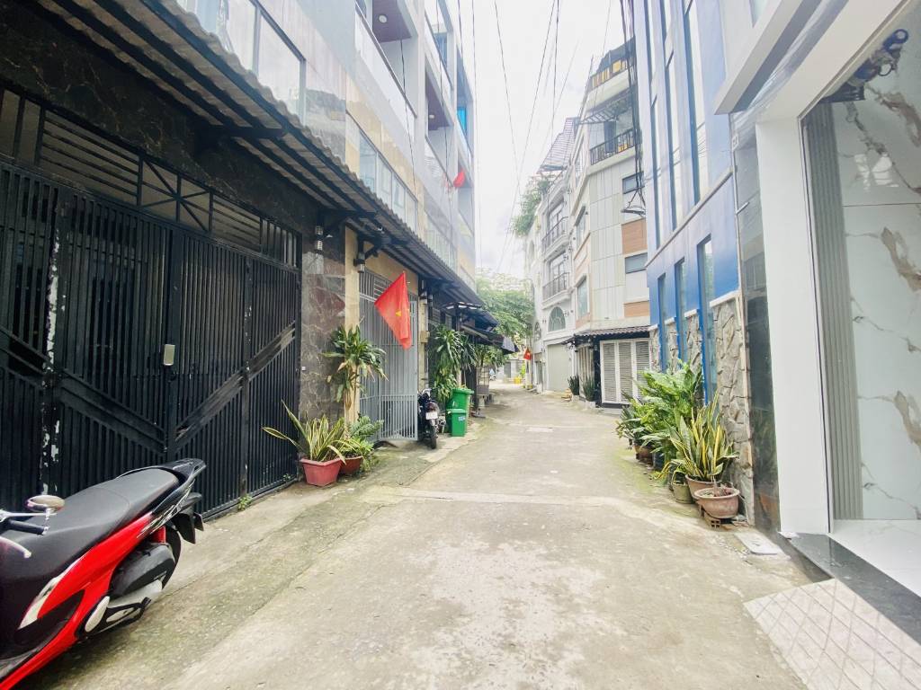 NHÀ ĐẸP 5 TẦNG HẺM OTO - ĐỐI DIỆN LOTTE MART NGUYỄN VĂN LƯỢNG - CHỈ 6.85 TỶ