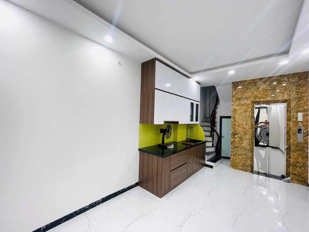 NHÀ MỚI ĐẸP KHÂM THIÊN - TT ĐỐNG ĐA - DT 30M2 - THANG MÁY - GẦN PHỐ - GIÁ CHỈ 9,4 TỶ