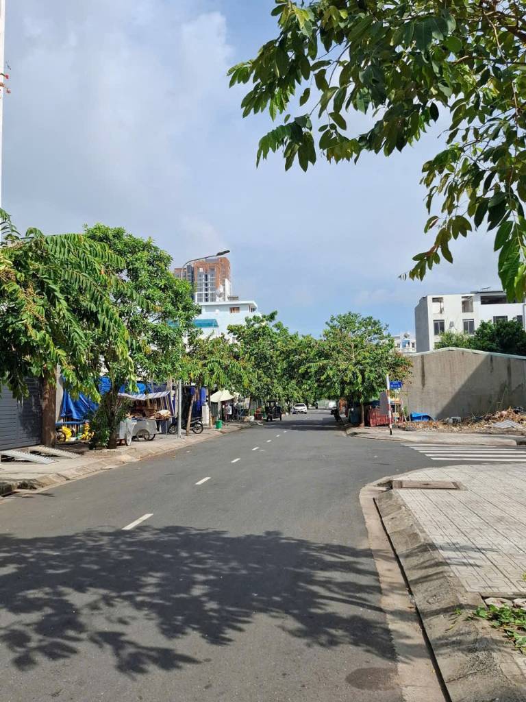 Chính chủ gửi Bán Đất dự án Cát Lái Quận 2 Diện tích 109m2 ngang 5m đường 12m Sổ đỏ CN LH 0903034***