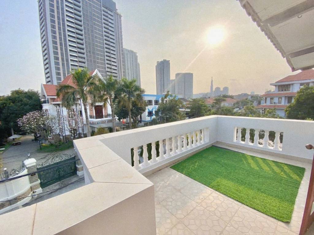 CHO THUÊ BIỆT THỰ hồ bơi sân vườn đường Nguyễn Ư Dĩ , Thảo Điền Quận 2
Dt 20m x 35m Nhà 2 lầu giá TL