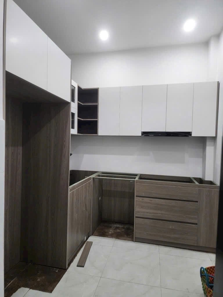 Bán gấp nhà mới, gần trường Ngô Thời Nhiệm, Đình Phong Phú, đường oto, Giá còn TL