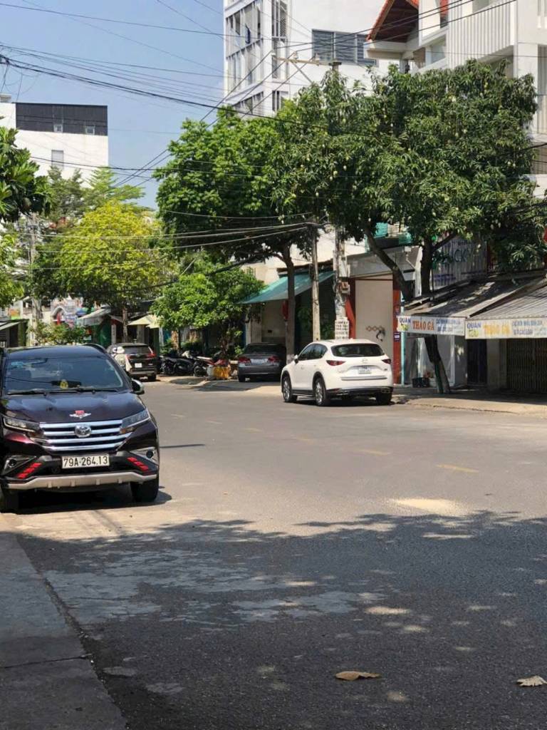 Bán mhà đường Dã Tượng, góc 2 mặt tiền, ra biển Trần Phú 800m