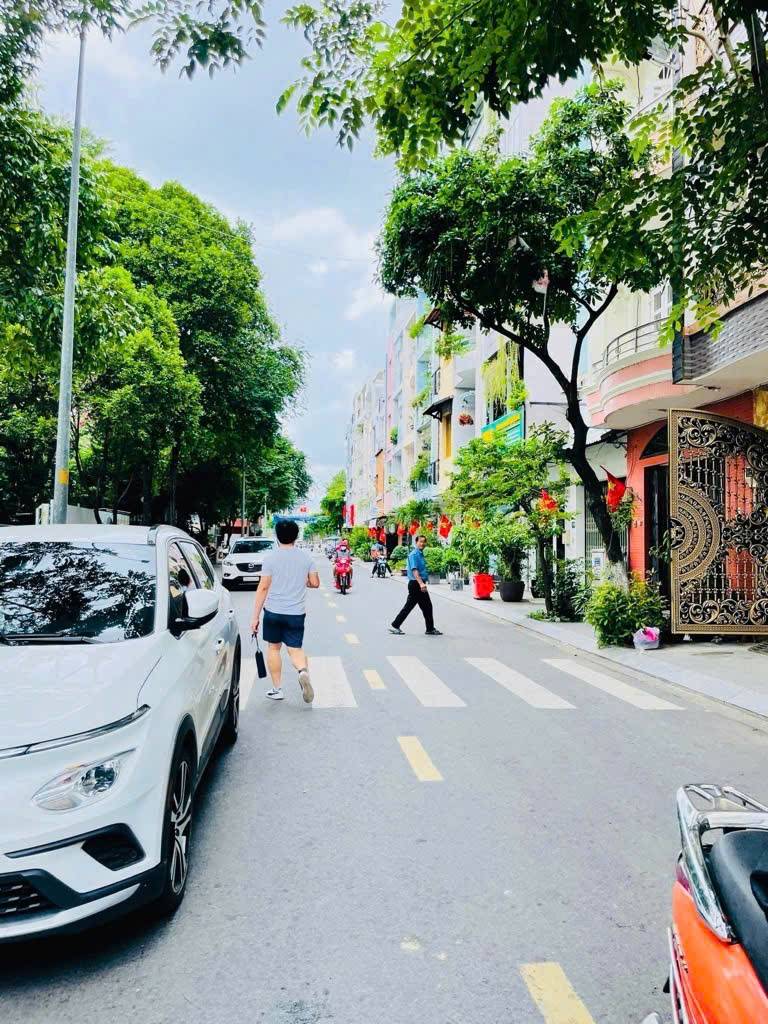 Nhà đẹp quận 4 - DT 62m - 3 phòng Khánh Hội - Sổ hồng Hoàn Công