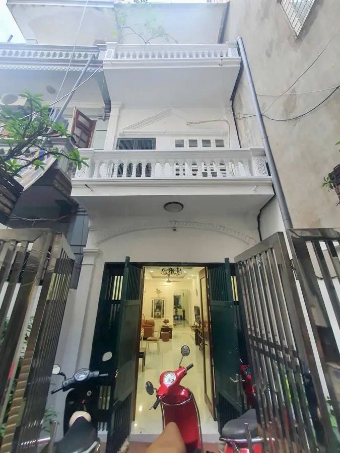 Bán nhà Xã Đàn - Đống Đa, 125m x 3 Tầng, Ngõ thông các hướng, Có vườn rau, Chỉ 170tr/m