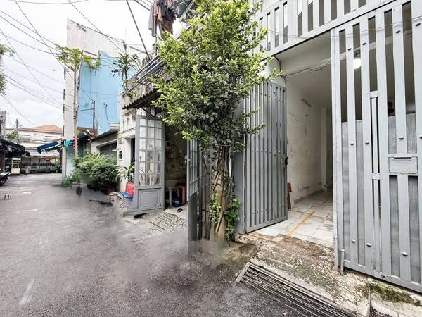 Bán CHDV HXH Đ Nguyễn Văn Nghi 81m2 đất 5lau 13P có 9,25 tỷ