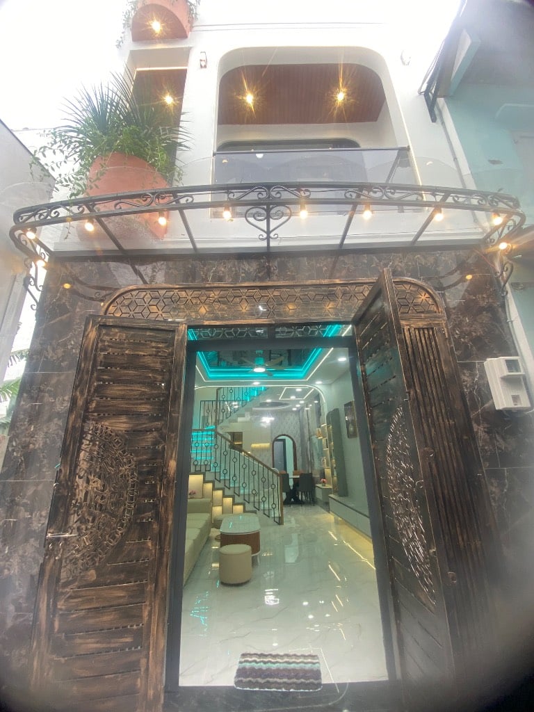 Cần Bán Nhà Mặt Phố 55m2 Tại Huỳnh Văn Nghệ, Quận Tân Bình, Tiện Ích Đầy Đủ