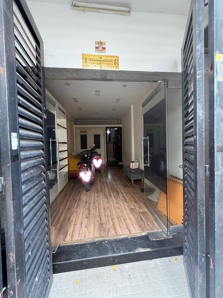 Bán nhà HXH Lê Văn Sỹ, Tân Bình, diện tích 50m², 3 lầu 3 phòng ngủ, giá chào 8,9 tỷ