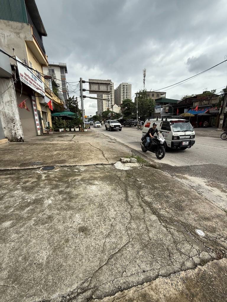 Bán 135M mặt phố Tam Trinh tặng nhà Hoàng Mai