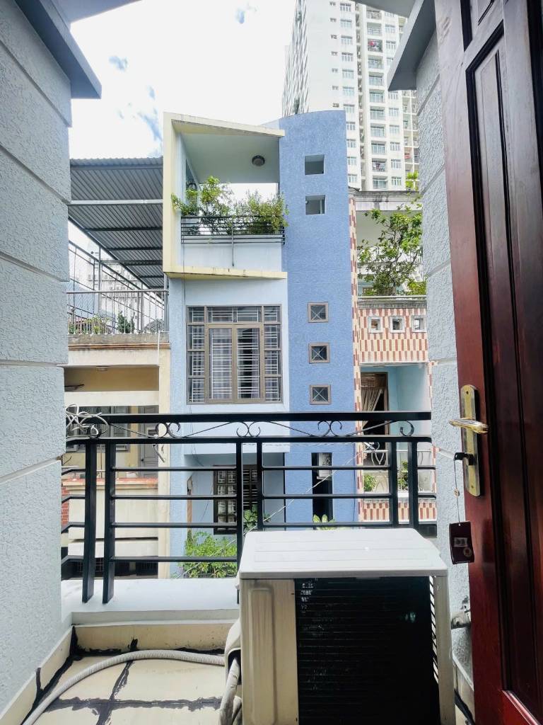 Bán Nhà HXH 236 Trần Hưng Đạo Quận 5, 50 m2 4 tầng chỉ nhỉnh 10 tỷ