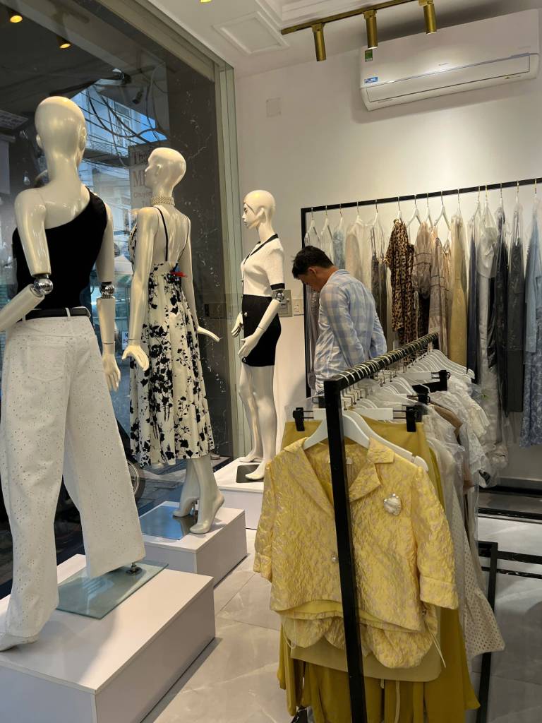 BÁN NHÀ MẶT TIỀN CÔ GIANG QUẬN 1- 21 TỶ
