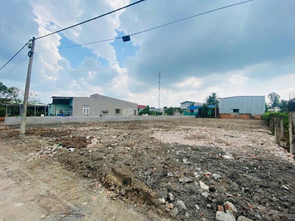 3 lô thổ cư mặt tiền lô B, Thích Thiện Hòa, xã Lê Minh Xuân, Bình Chánh dt 200m2 giá 2,8 tỷ/ lô