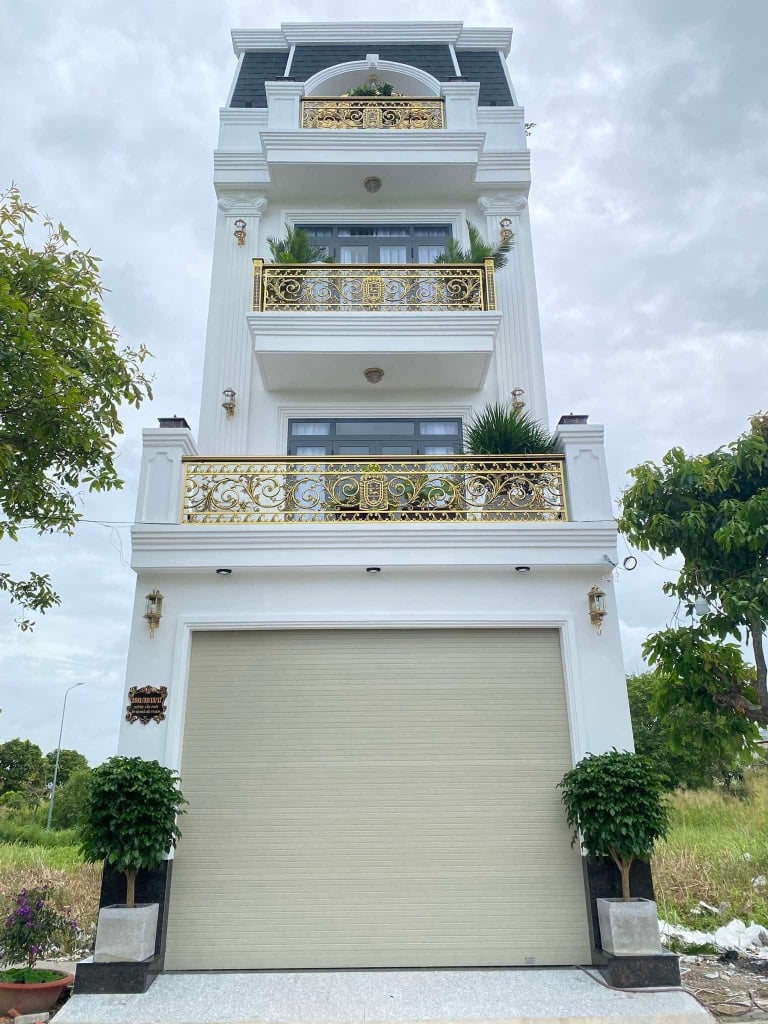 NHÀ BÈ SIÊU PHẨM ANH TUẤN 80M2 (5x16) TẶNG NỘI THẤT CAO CẤP KHU DÂN TRÍ CHỐT GẤP