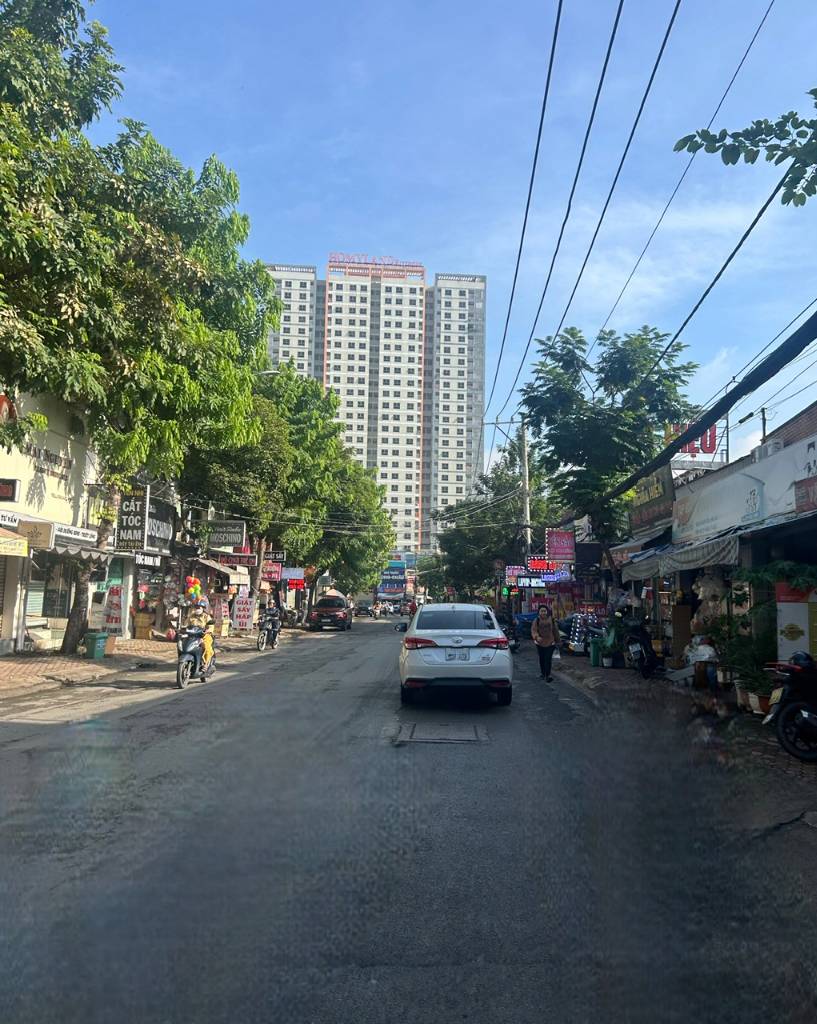 BÁN NHÀ LÊ VĂN THỊNH – 3 TẦNG BTCT – NGANG 5M – XE HƠI ĐẬU CỬA – GIÁ CHỈ 7 TỶ