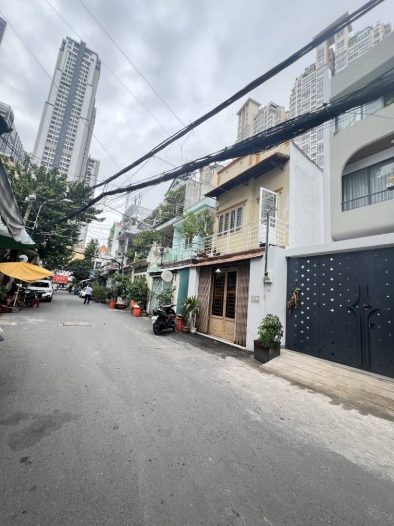 Bán nhà Nguyễn Hữu Cảnh, sát landmark 81, dt 100m2 giá 17,5 tỷ