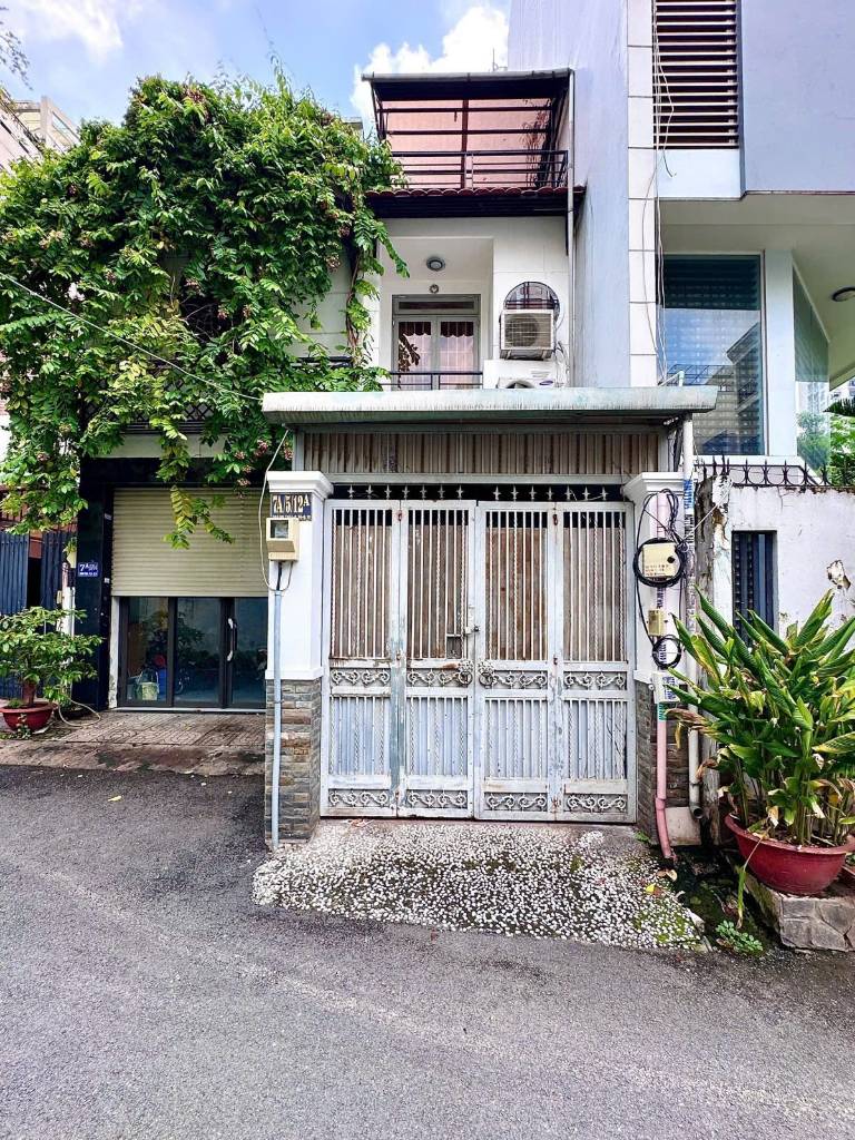 Bán nhà hẻm nhựa 8m Khu Cư Xá Đồng Tiến Quận 10, 40 m2 4 tầng chỉ nhỉnh 7 tỷ