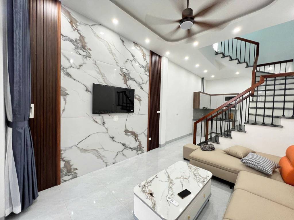 BÁN NHÀ 2 TẦNG PHỐ BÀ TRIỆU TRUNG TÂM THÀNH PHỐ FULL NỘI THẤT CAO CẤP