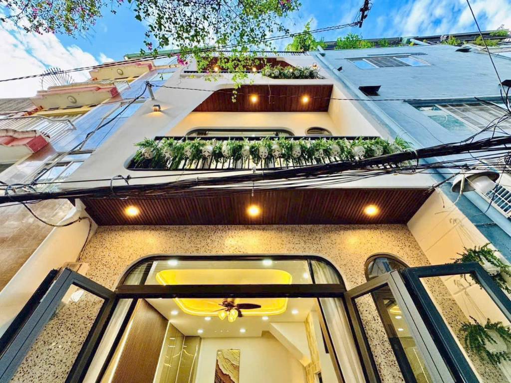 Nhà Đẹp - Vị Trí Tốt - Phường Cầu Kiệu , Phú Nhuận .
