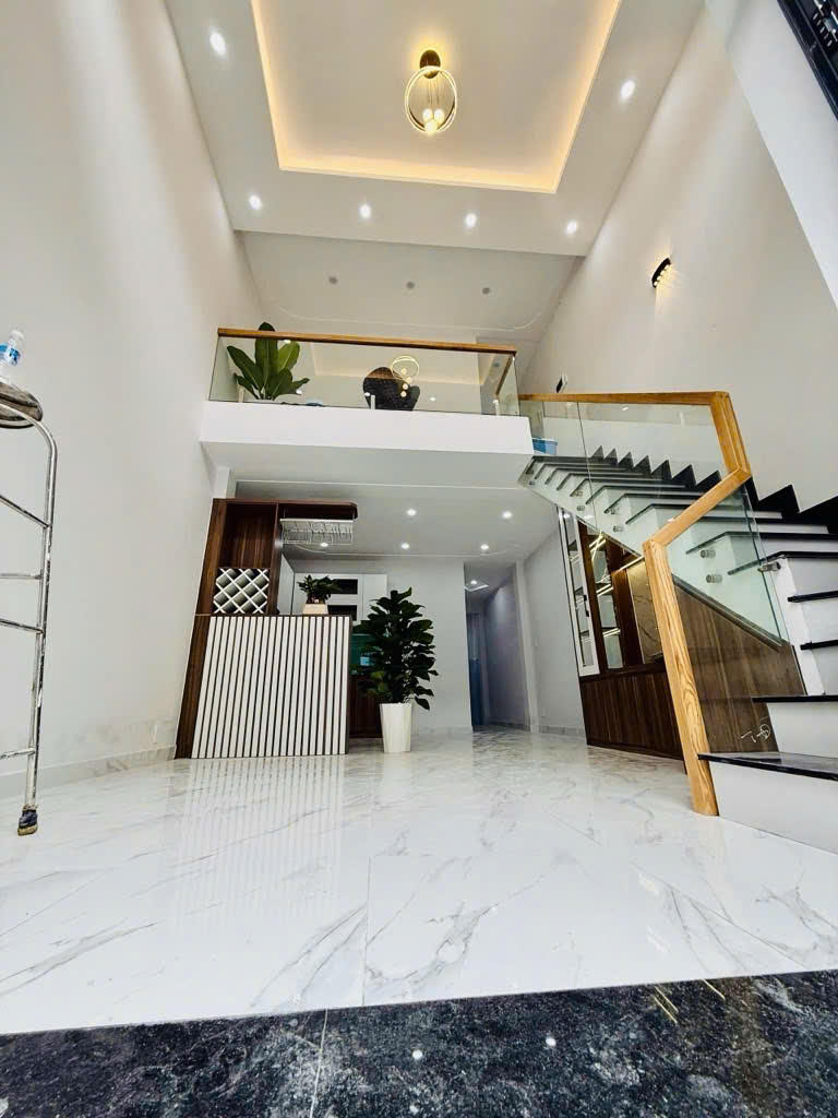 Nhà mới, đường Oto ra vào, ra Lê Văn Việt 3 phút, sổ hông sang tên ngay LH 0382202***