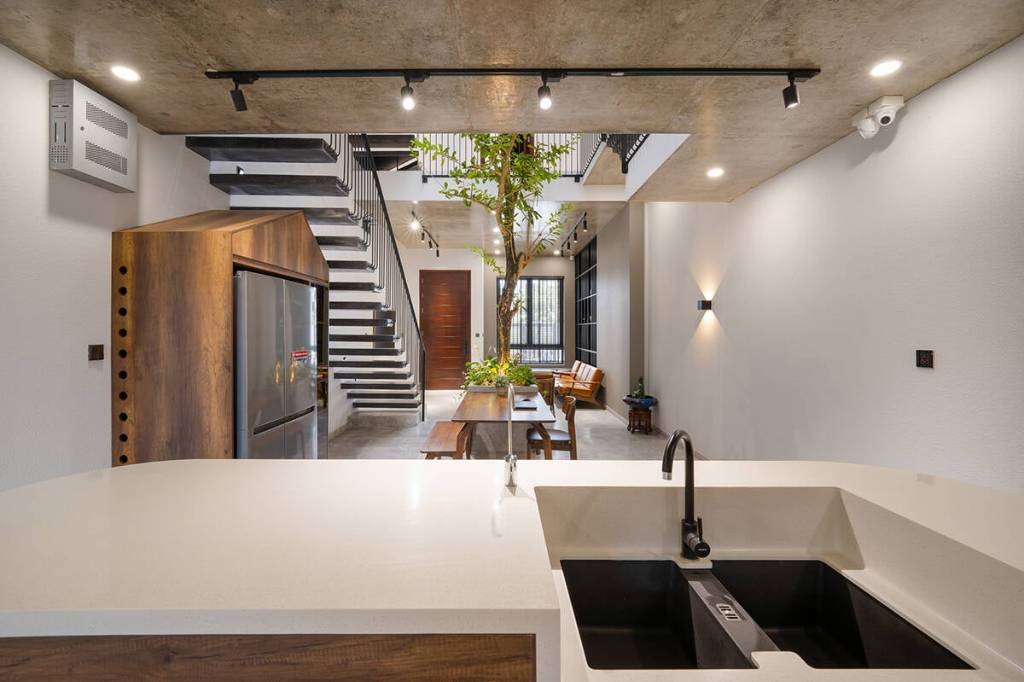 Bán rẻ nhà Phan Tây Hồ, P.7, Phú Nhuận, 10.5x18.5m, cấp 4, chỉ 25 tỷ
