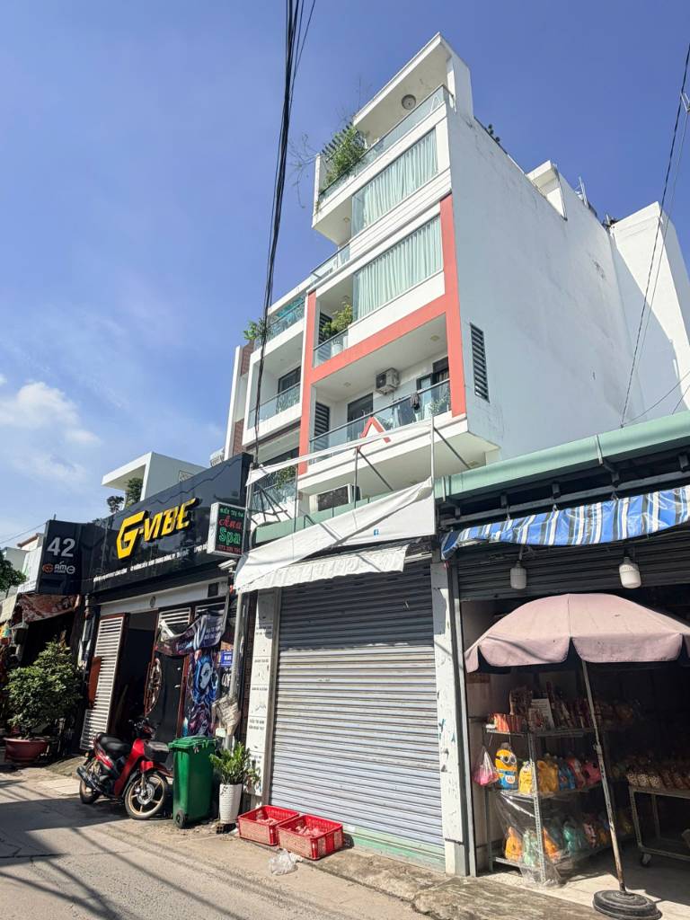 BÁN NHÀ Quận 2 MẶT TIỀN ĐƯỜNG ô tô cách Nguyễn Duy Trinh 100m Nhà trệt 5 tầng ngang 6.14m . Tlcc