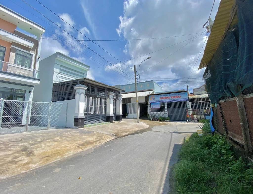 Chủ kẹt, bán lô đất ngay cạnh trường mầm non Tân Thông Hội 1, dt 150m2 vuông vức