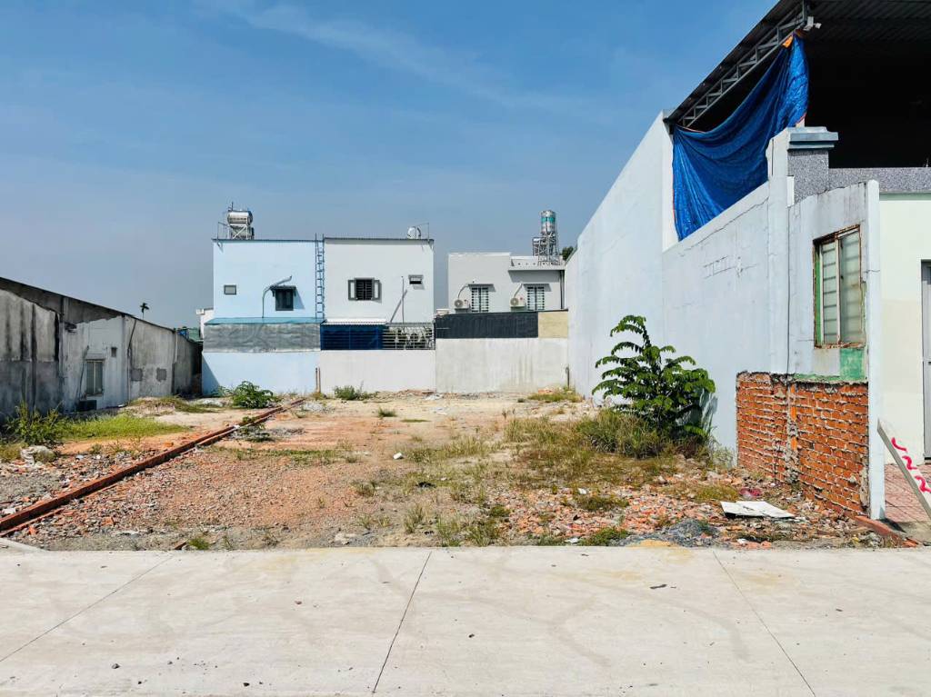 Bán lỗ gấp lô đất mặt tiền đường Suối Lội, Tân Thông Hội, Củ Chi, giá 780tr có 273m2(238m2 đất thổ)