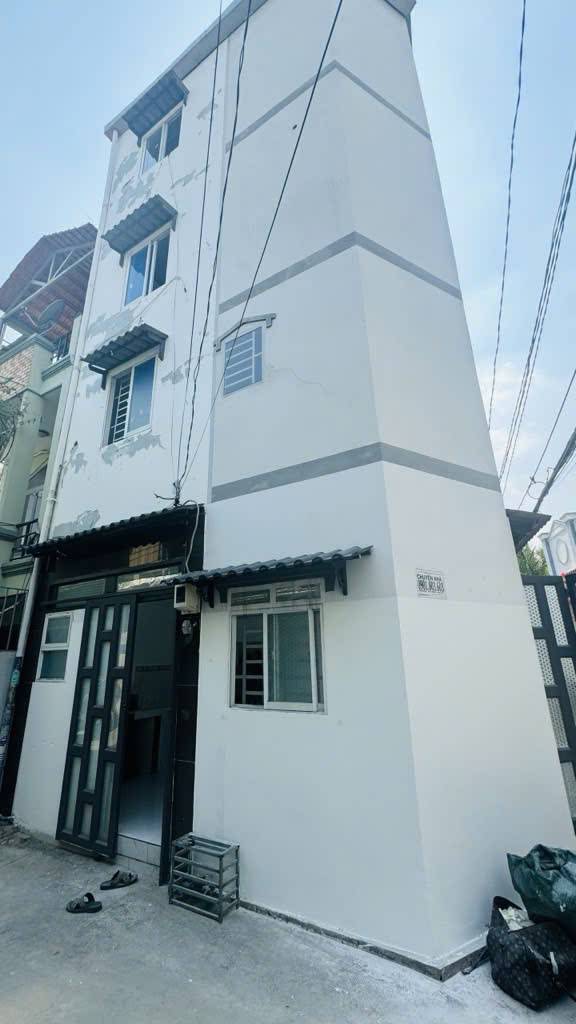 Bán Nhà Lô Góc Huỳnh Tấn Phát Quận 7, Hẻm Xe Hơi, Đang Cho Thuê 8 Triệu/Tháng, Giá Chỉ 2.1 Tỷ