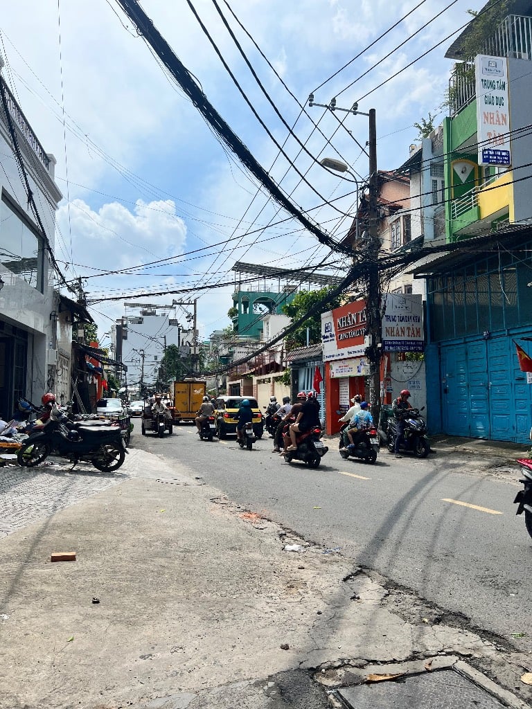 BÁN NHÀ MẶT TIỀN ĐƯỜNG PHƯỜNG 5 BÌNH THẠNH, 70m2 TIỆN XÂY MỚI, CHỈ HƠN 7 TỶ
