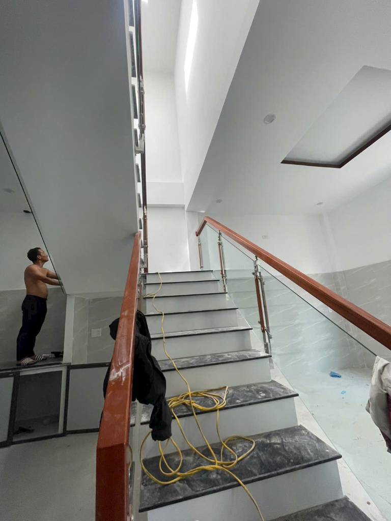 Bán nhà chính chủ sổ riêng, Trần Nhật Duật, Phường Sơn Trà 2 tầng kiệt cách biển 300m