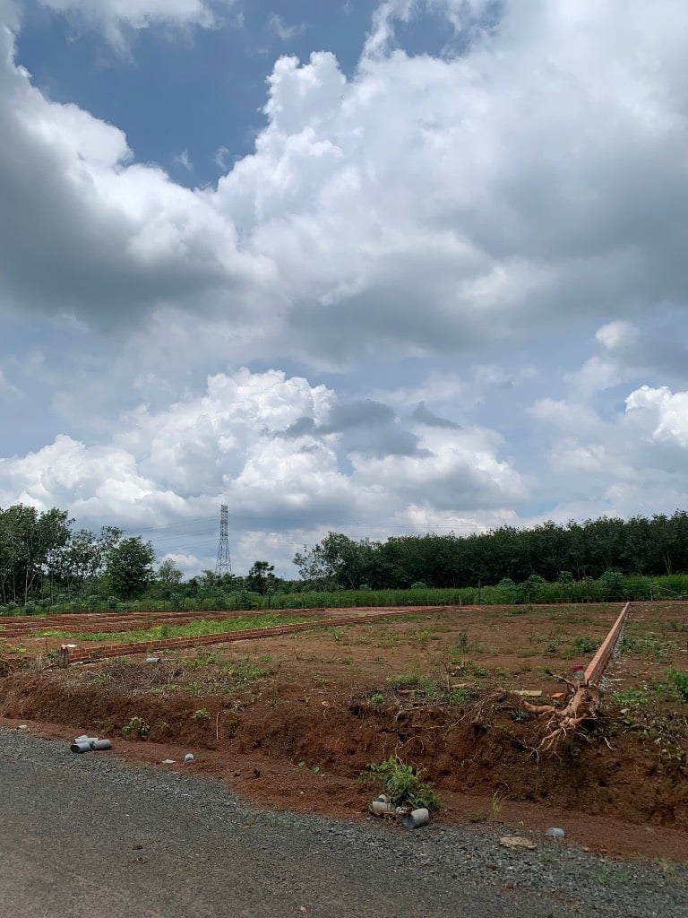 Bán đất nền giá rẻ Phú Riềng, Bình Phước, sổ hồng riêng, 370 m², sang tên ngay