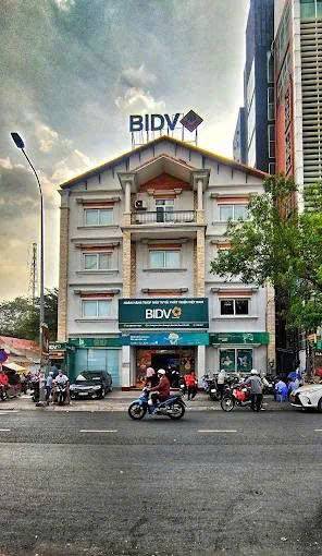 CHO THUÊ TÒA NHÀ 11 HOÀNG HOA THÁM, BÌNH THẠNH, MẶT TIỀN 15M X 20M, 5 TẦNG SUỐT