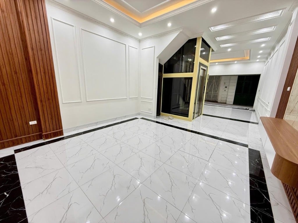 SIÊU PHẨM 188 LÊ TRỌNG TẤN -PHÂN LÔ QUÂN ĐỘI GARA Ô TÔ THANG MÁY Ở SƯỚNG KD -57m GIá 19.7 tỷ