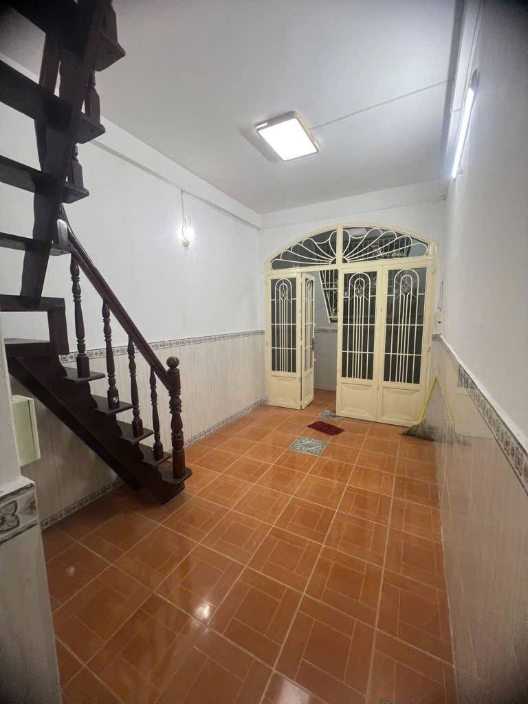 Bán nhà hẻm 95 Lê Văn Lương – nhà đúc kiên cố, giá tốt chỉ 3 tỷ 5