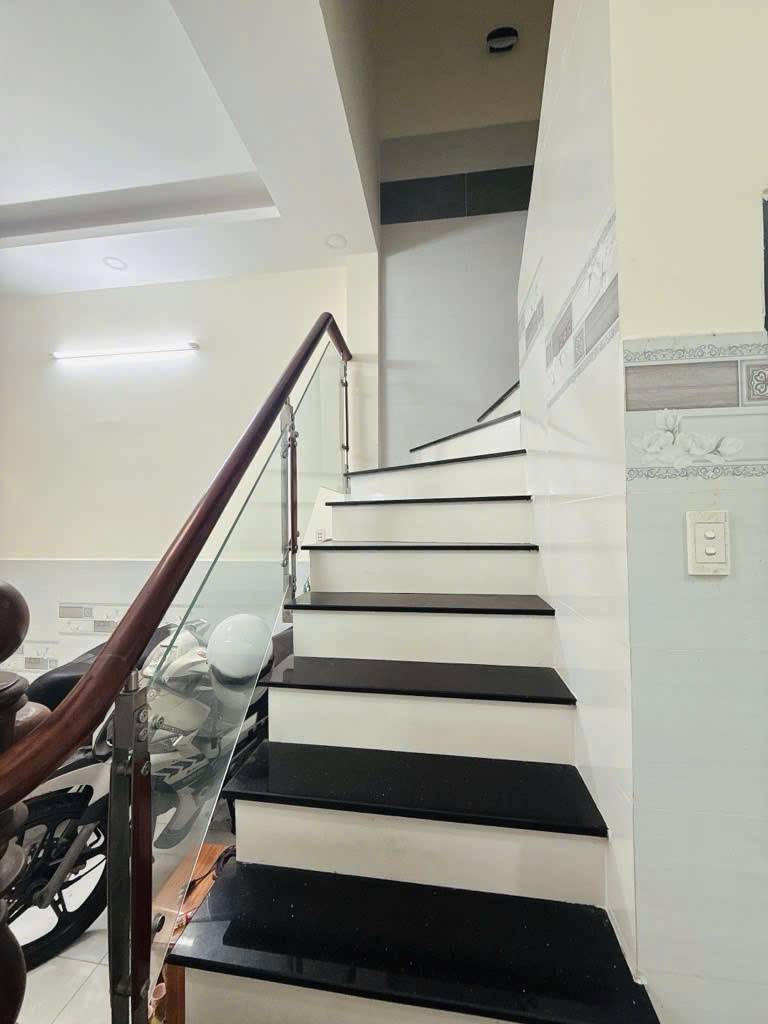 Bán nhà hẻm 701 Trần Xuân Soạn, quận 7 – lô góc 3 mặt tiền, SHR, hẻm ba gác – giá 5.6 tỷ