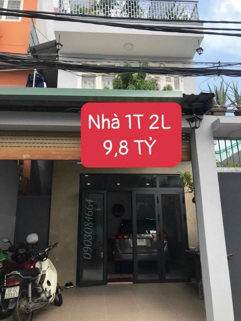Bán gấp nhà 3 tầng mặt tiền phường Linh Chiểu, Tp.Thủ Đức, DT 110m2 (5,5 x20) giá 9,8 tỷ