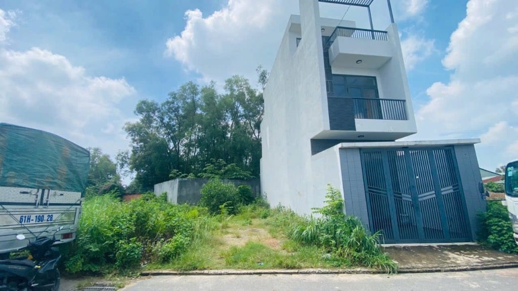 Bán đất mặt tiền Bình Nhâm 23, chính chủ, 174m², sẵn thổ cư 100m², đường ô tô thông 2 đầu