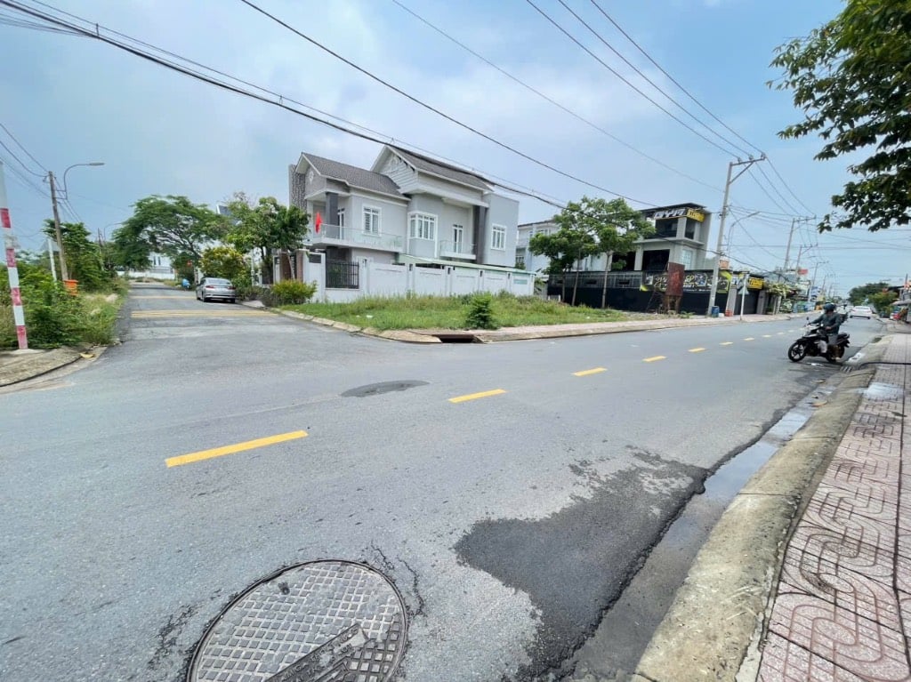Bán nhanh đất đẹp lô góc 2 mặt tiền, Củ Chi 216m2 - Giá 2Tỷ (Làm việc trực tiếp tránh bị sai giá)