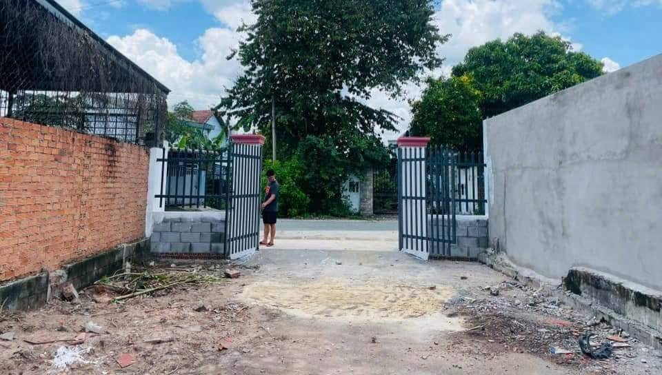 Chủ gửi ra nhanh lô đất Tân Thông Hội MT đường Nguyễn Thị Se, 200m2, giá hiếm có 880tr, giá còn TL