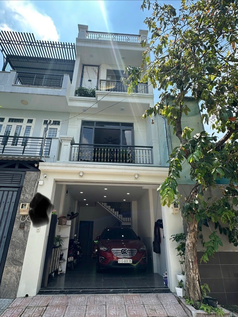 BÁN NHÀ ĐẸP LUNG LINH – FULL NỘI THẤT CAO CẤP – OTO NGỦ TRONG NHÀ – GẦN VINHOMES GRAND PARK Q9