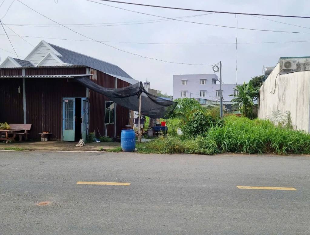 Bán đất mặt tiền đường Nguyễn Kim Cương, cạnh chợ chiều Tân Thạnh Đông, SHR, dt 215m2