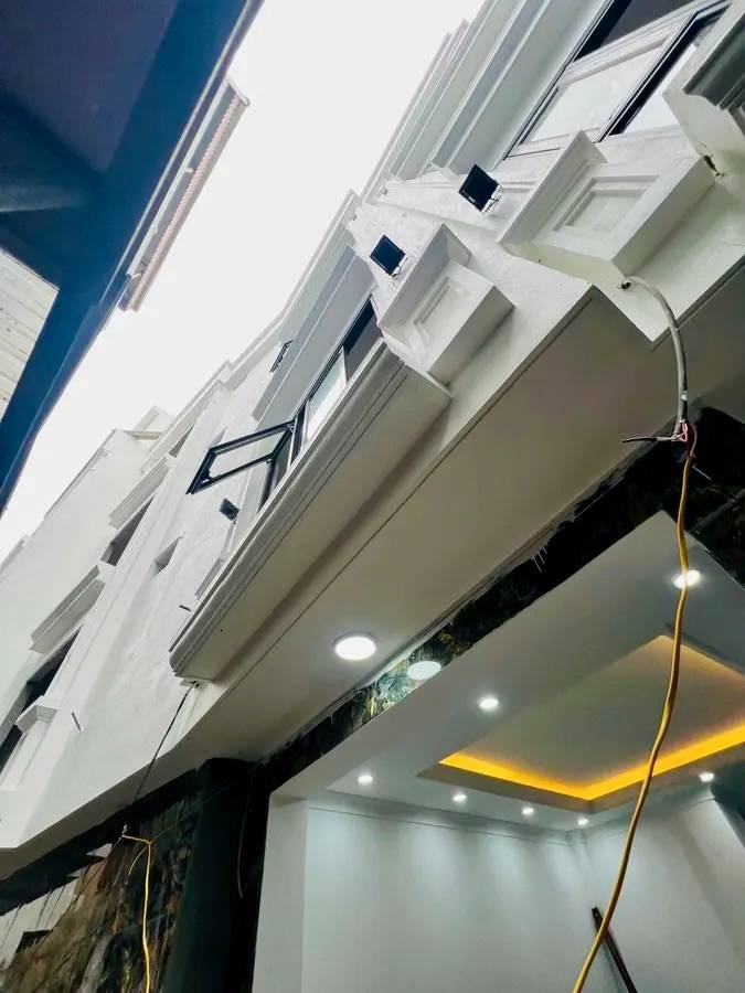 Bán nhà mới phố Láng Hạ, Ba Đình, 30m², 5 tầng, 3 phòng ngủ, gần chợ Thành Công, sổ đỏ, giá 7,1 tỷ