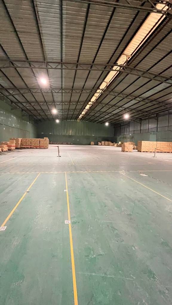 CHO THUÊ XƯỞNG TẠI LINH TRUNG, 1800m2, ĐƯỜNG XE CONT CHẠY NGÀY ĐÊM