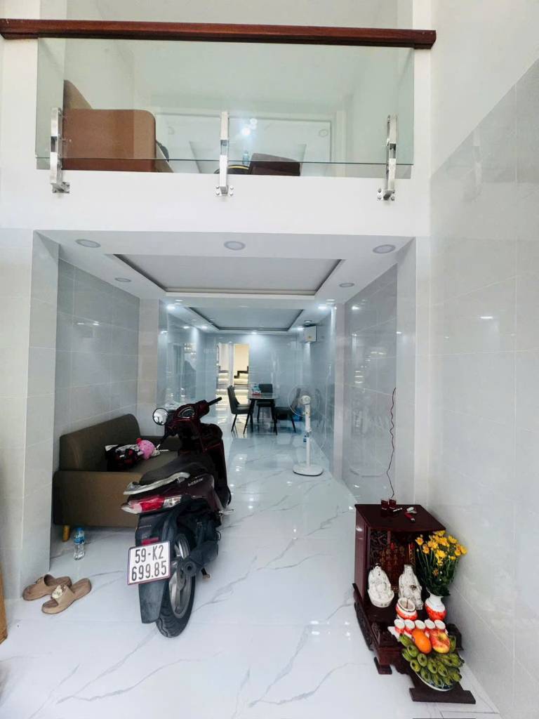 NHÀ MẶT TIỀN 181 NHẬT TẢO, QUẬN 10, 30M², 5 TẦNG, HOÀN CÔNG ĐỦ, CÔNG NHẬN TRÊN SỔ