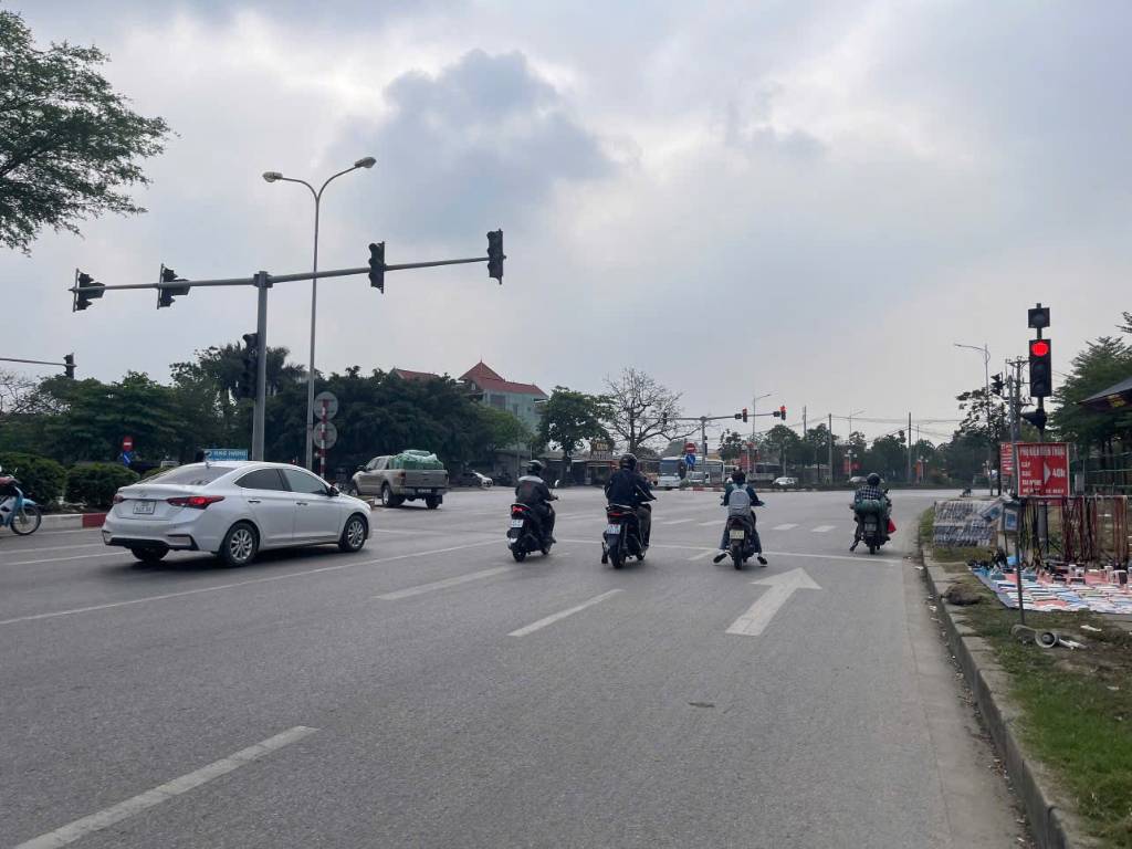 Bán nhà mặt tiền Đại Mạch, Đông Anh, 2,5 tầng 99,3m², tiện kinh doanh, giá 15,6 tỷ