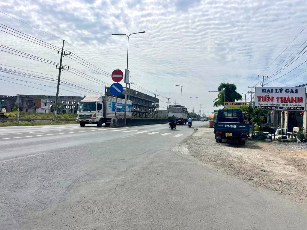 Mặt tiền đường nhựa, gần DT824 - Sát bên KCN Phú An Thạnh_Dự án LA HOME